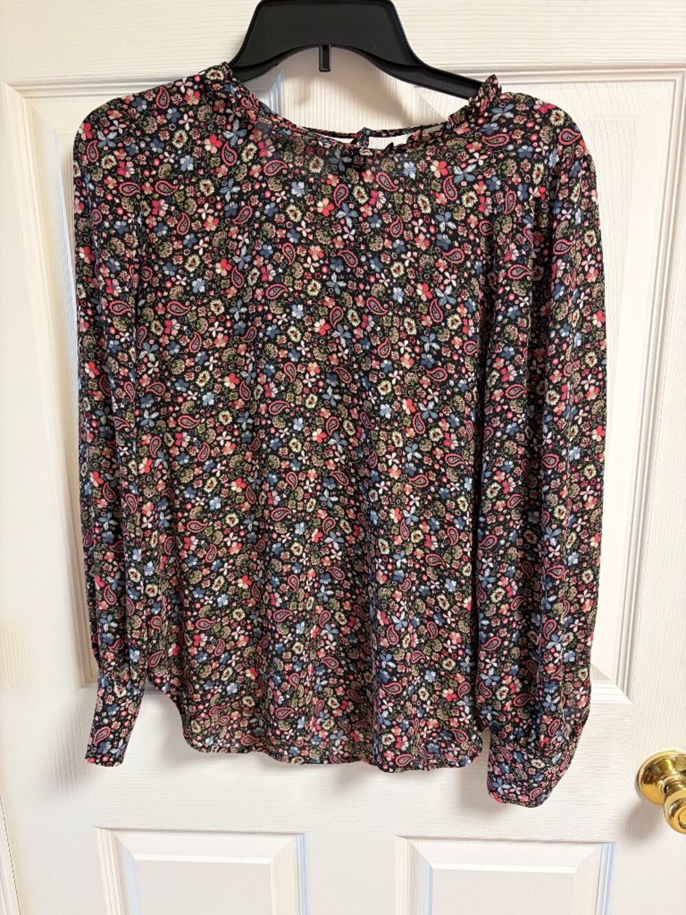 Ladies Bundle of 3 long sleeve and sleeveless shirt LOFT size small floral NWT